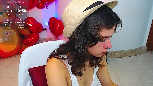 miascarlet 16 online show from October 4, 2:11 pm