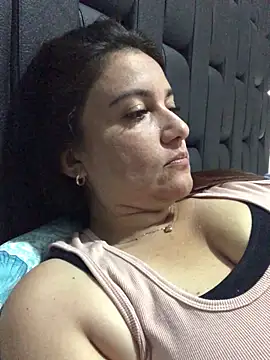 sweetdulcexxx online show from March 28, 9:14 pm