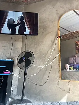 britanyxxs online show from December 1, 1:47 pm