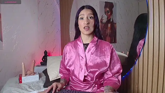 Scaarlettfox online show from October 14, 7:27 pm