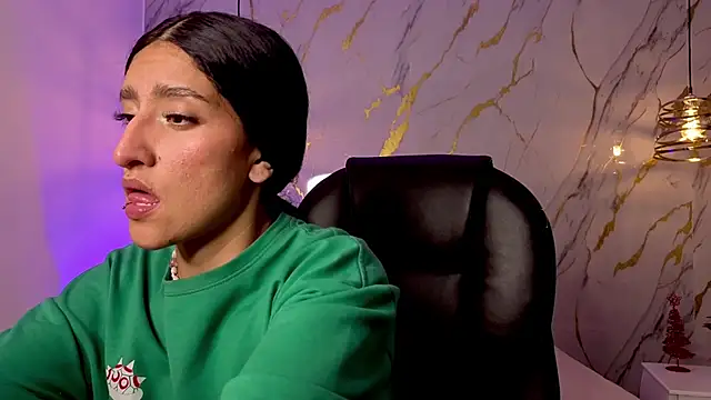 Scaarlettfox online show from February 17, 7:46 pm