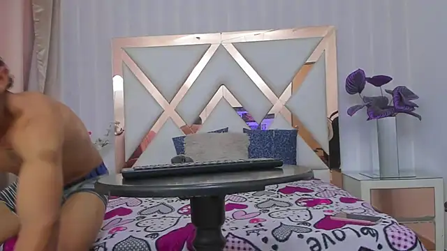 KailinANDrihky online show from December 4, 1:35 pm