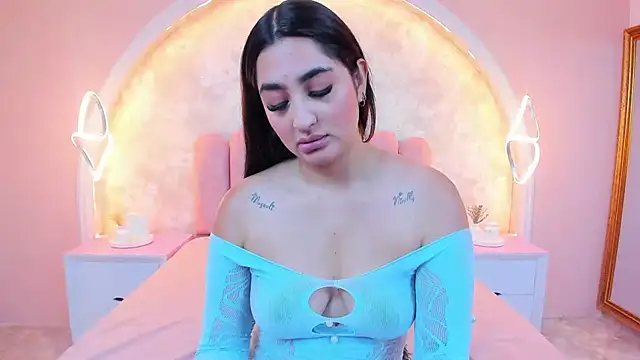 JasmineRhodes online show from October 9, 1:37 pm