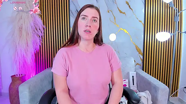 KrystalEvans online show from September 14, 8:18 pm