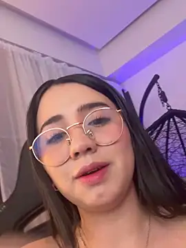 Michelle Zoe online show from November 5, 1:00 am