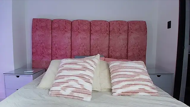 emmacurvy online show from November 22, 3:09 am