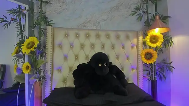 LittleeJaz online show from December 2, 1:18 am