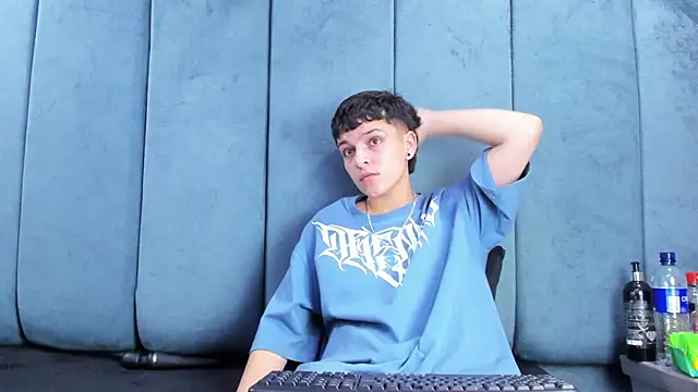 Megan Thompson  online show from March 29, 8:57 am