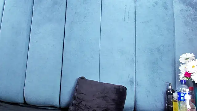 Megan Thompson  online show from February 21, 7:20 am