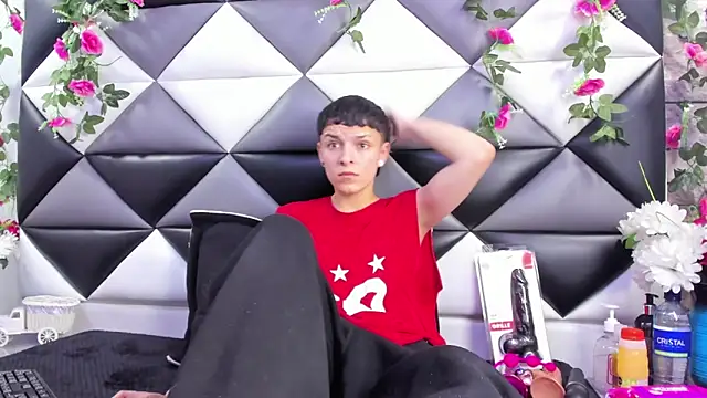 Megan Thompson  online show from October 1, 2:27 am