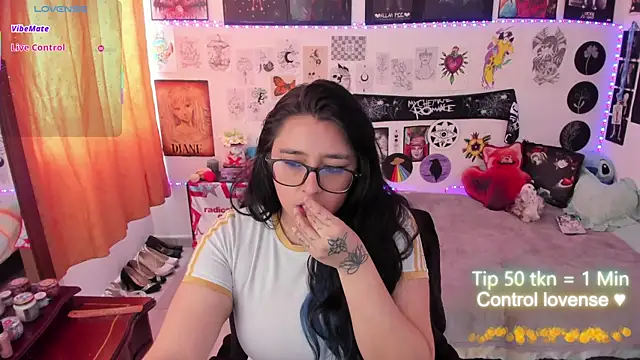 Cherry blush  online show from April 8, 8:00 pm