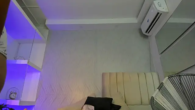 keyla mejia online show from December 3, 12:07 pm