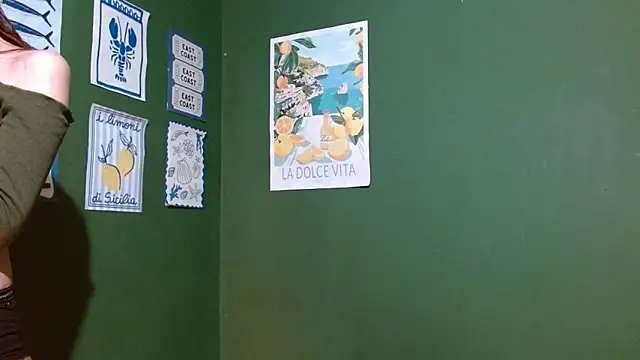 Roxiehood online show from February 3, 2:21 am