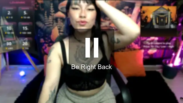 LunaBunny8 online show from October 28, 1:22 am