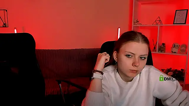 Snapshot of foxy_tease_ chatting on October 19, 1:18 am foxy tease online show from October 19, 1:18 am