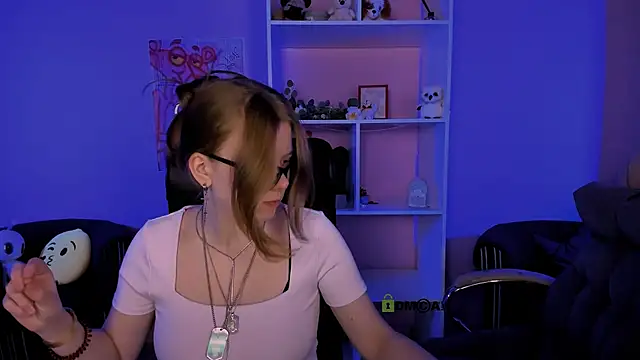 Snapshot of foxy_tease_ chatting on September 25, 11:02 pm foxy tease online show from September 25, 11:02 pm