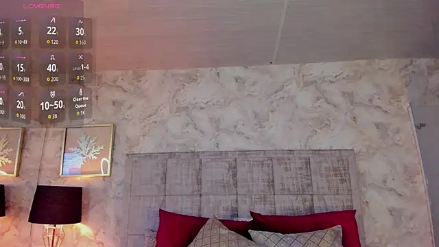 zoespencerr online show from October 10, 7:41 pm