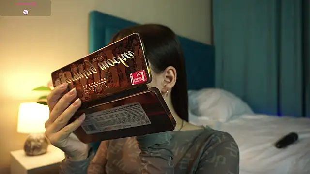 ywixos online show from November 12, 1:42 pm