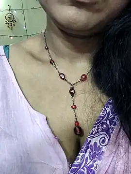 Snapshot of Hotty_Sonali chatting on October 19, 12:01 am Hotty Sonali online show from October 19, 12:01 am