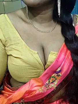 Snapshot of Hotty_Sonali chatting on October 15, 11:57 am Hotty Sonali online show from October 15, 11:57 am