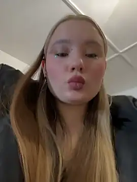 StephanieMur online show from January 15, 6:30 am