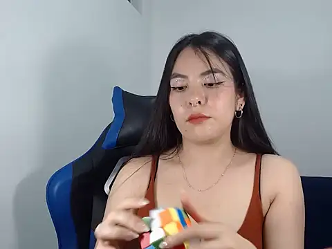 EloiseJun online show from October 24, 1:23 am