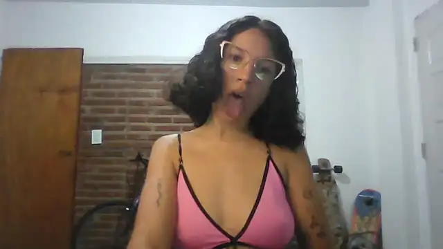 loliporomero online show from January 6, 1:31 am