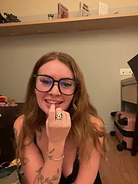 TwiceAsTempting online show from December 14, 8:25 pm