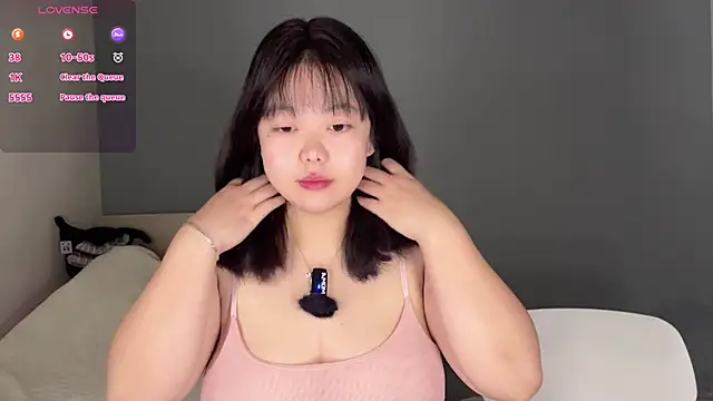 Kittenfishing online show from October 6, 3:50 pm