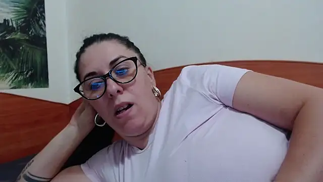 Snapshot of jollene chatting on October 12, 2:08 pm jollene online show from October 12, 2:08 pm