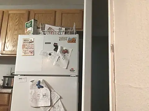 paigeycakes online show from November 22, 7:22 am