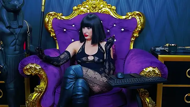 LaraMaeve online show from November 12, 6:33 am