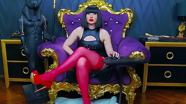 LaraMaeve online show from April 18, 5:43 am