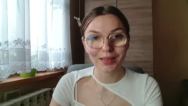 LooveELLYx online show from October 27, 12:01 pm