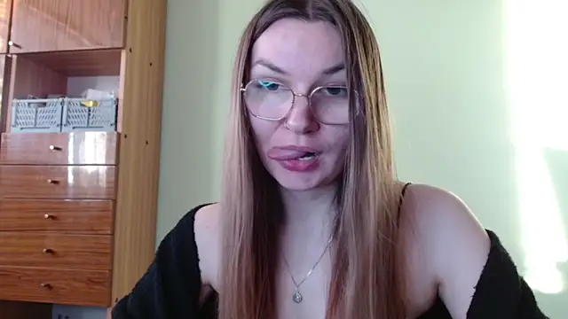 LooveELLYx online show from March 3, 3:51 pm