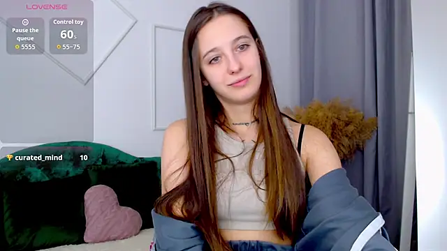 Little cherryy   online show from September 19, 6:45 am