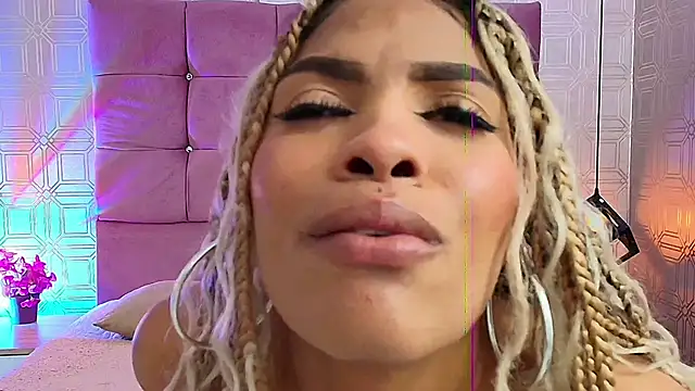 LexieBloom online show from September 29, 4:28 am