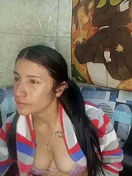 Snapshot of karinnahotdirty chatting on September 18, 1:48 am karinnahotdirty online show from September 18, 1:48 am