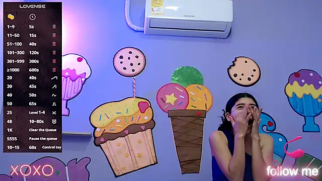 skinnykalitzo18 online show from February 26, 1:32 pm