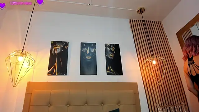 alesziarose online show from September 11, 8:09 pm