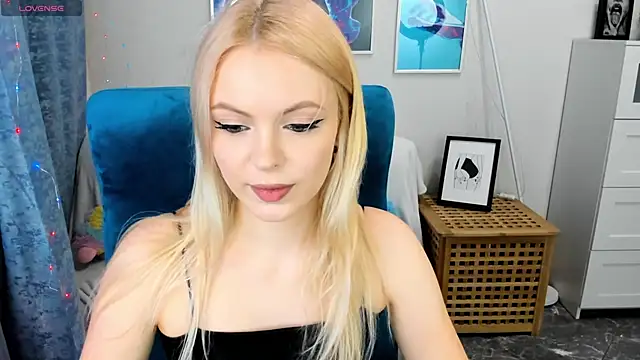 KatherineePierce online show from May 19, 5:20 pm