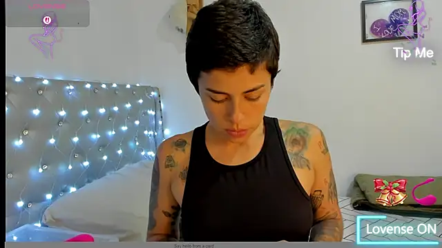 natt op online show from December 4, 11:49 pm