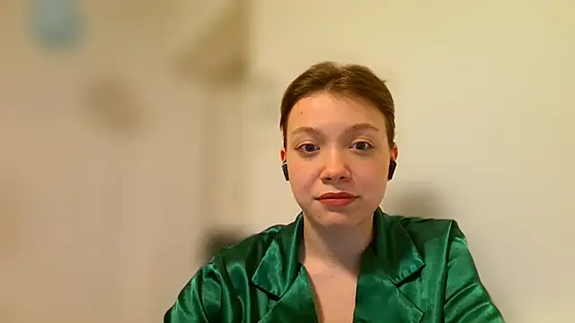 WonderAngela online show from February 12, 4:30 pm