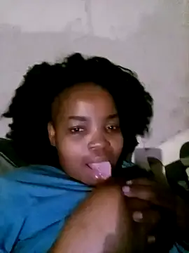 ShySexyBaddiexx online show from April 7, 4:42 pm