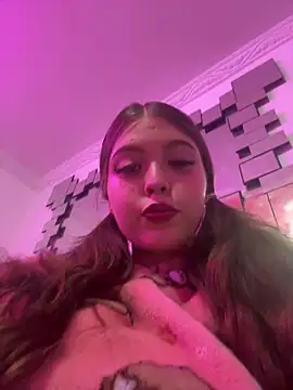 Cloee XD online show from April 28, 4:16 am