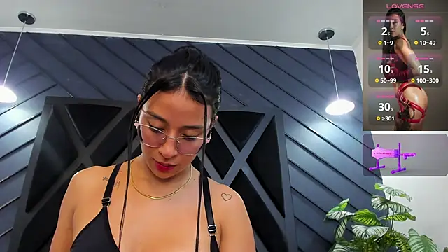 zoe martins  online show from November 3, 5:28 pm