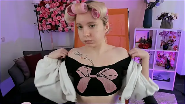 AuroraWrenfield online show from February 12, 10:06 am