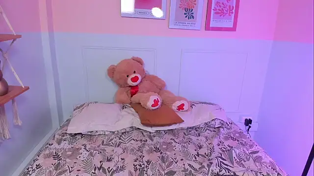 Camila Rivers online show from February 3, 6:40 am