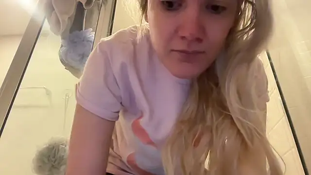 itsrileyxrose online show from October 21, 12:42 pm