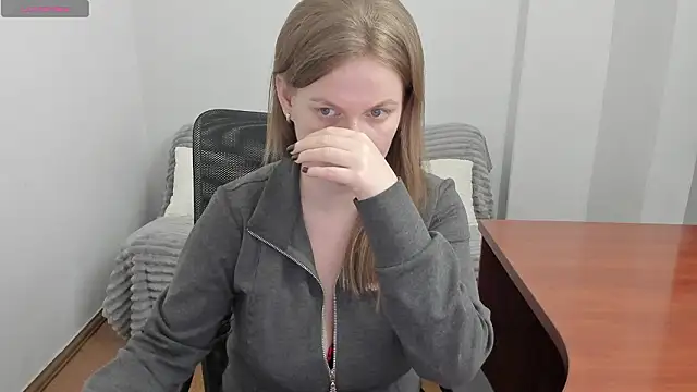 Alisha Skyes online show from March 8, 4:33 pm